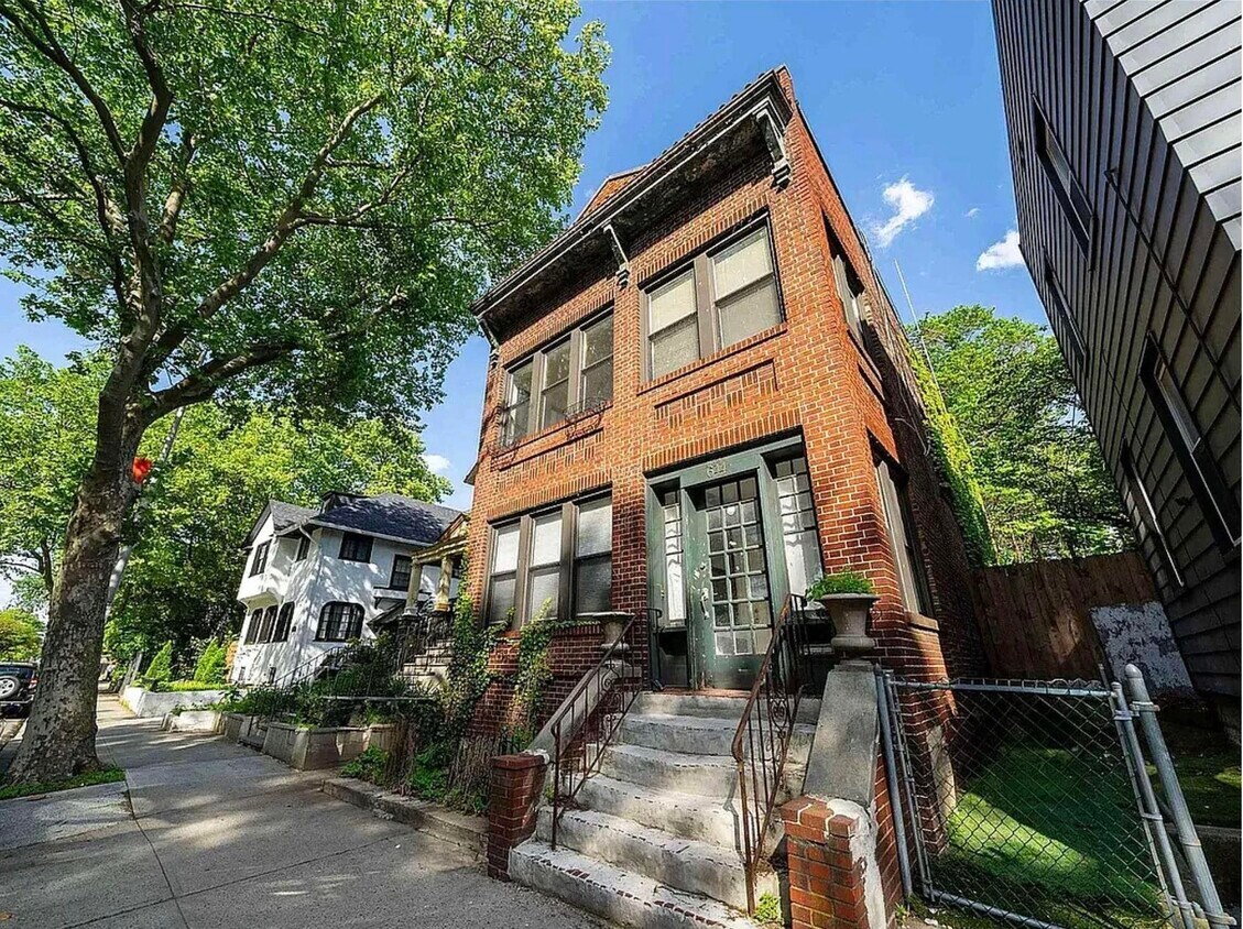 Foto principal - 644 WESTSIDE Ave