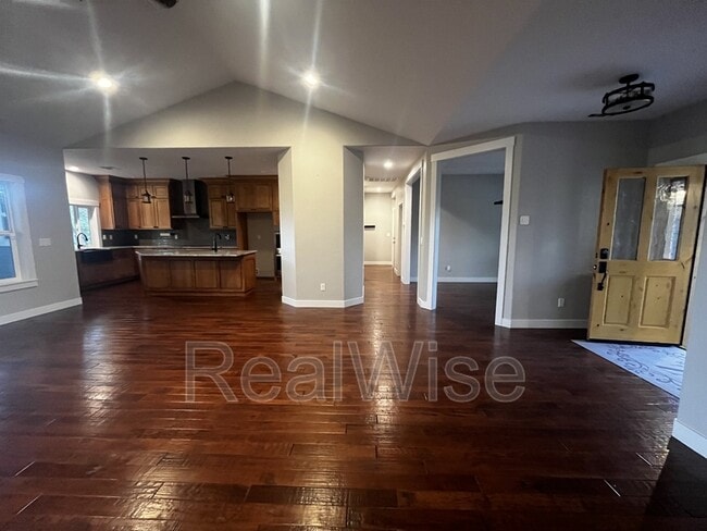 Foto del edificio - 235 Needlewood Dr