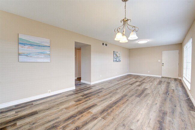 Foto del edificio - 2101 Fountain View Dr