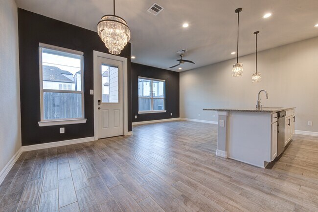 Foto del edificio - 11010 Cres Light Way