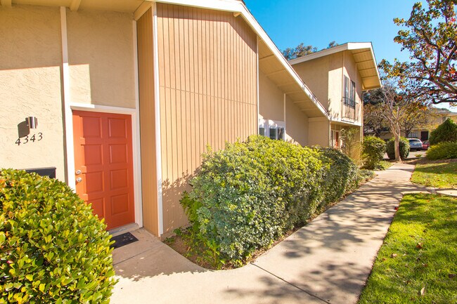 Foto del edificio - Elegantly Upgraded 2 Bed/1 Bath Condo in U...