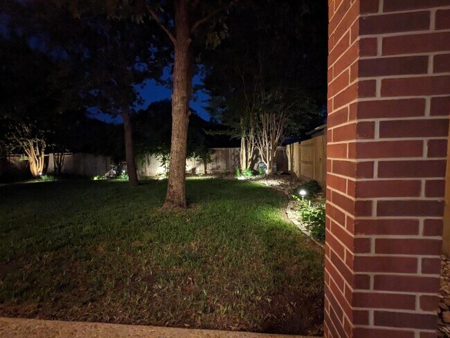 Building Photo - 13139 Winding Crk