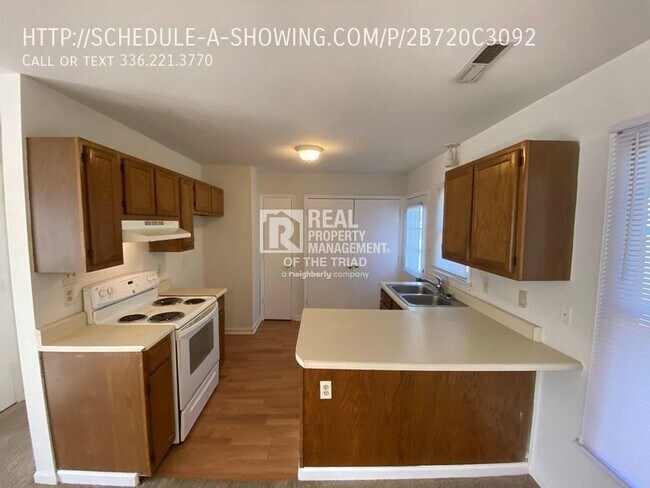 Building Photo - Charming 4 Bedroom/2 Bath Home w/ Fenced Yard