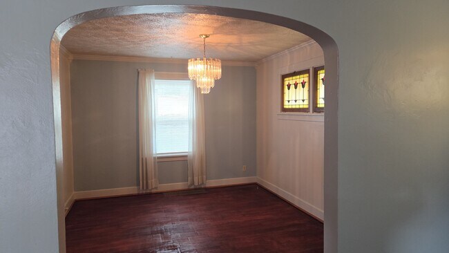 Building Photo - 1233 Brookline Blvd