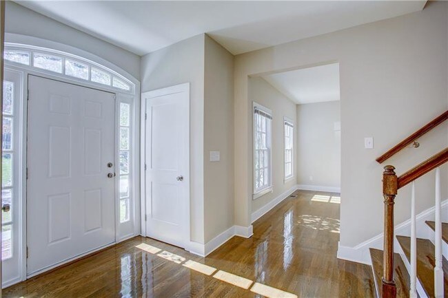 Foto del edificio - 6553 Cherry Tree Ln NE