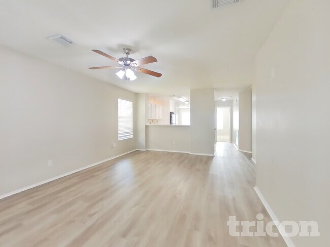 Foto del edificio - 614 Harpswell Ln