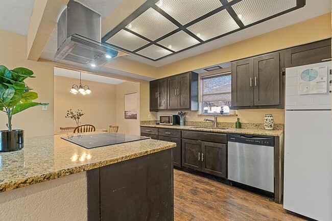 Building Photo - 8131 Ukiah Dr
