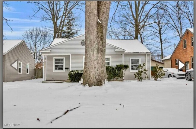 Foto del edificio - 595 Oakmoor Ave