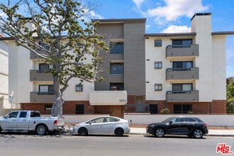 Building Photo - 1250 Amherst Ave