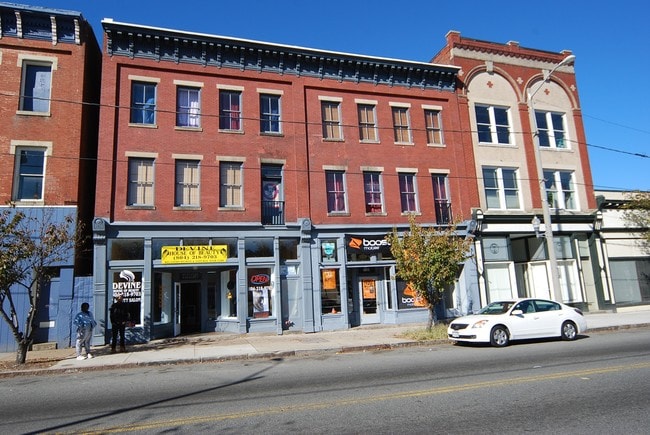 Building Photo - 1109-1115 Hull St