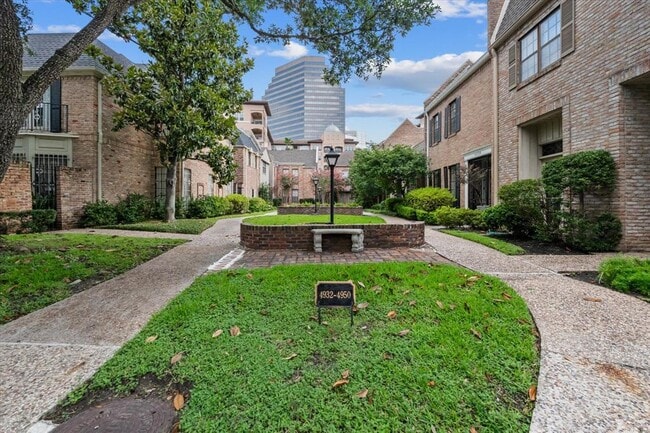 Building Photo - 4948 Post Oak Timber Dr
