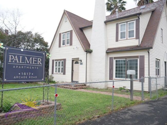 Cozy 1 Bed 1 Bath 700sqft Fourplex in North Sacramento - Cozy 1 Bed 1 Bath 700sqft Fourplex in North Sacramento Apartment