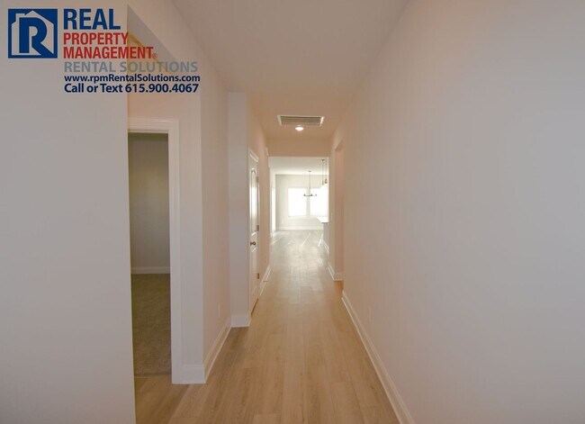 Building Photo - Beautiful 3 bedroom home in Murfreesboro! Off of Veterans Pkwy!