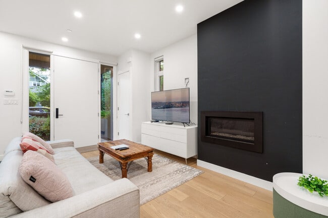 Photo du bâtiment - 2727 W 14th Ave