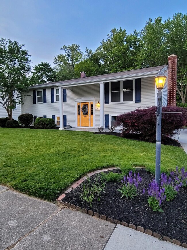 Foto del edificio - 8727 Valleyfield Rd