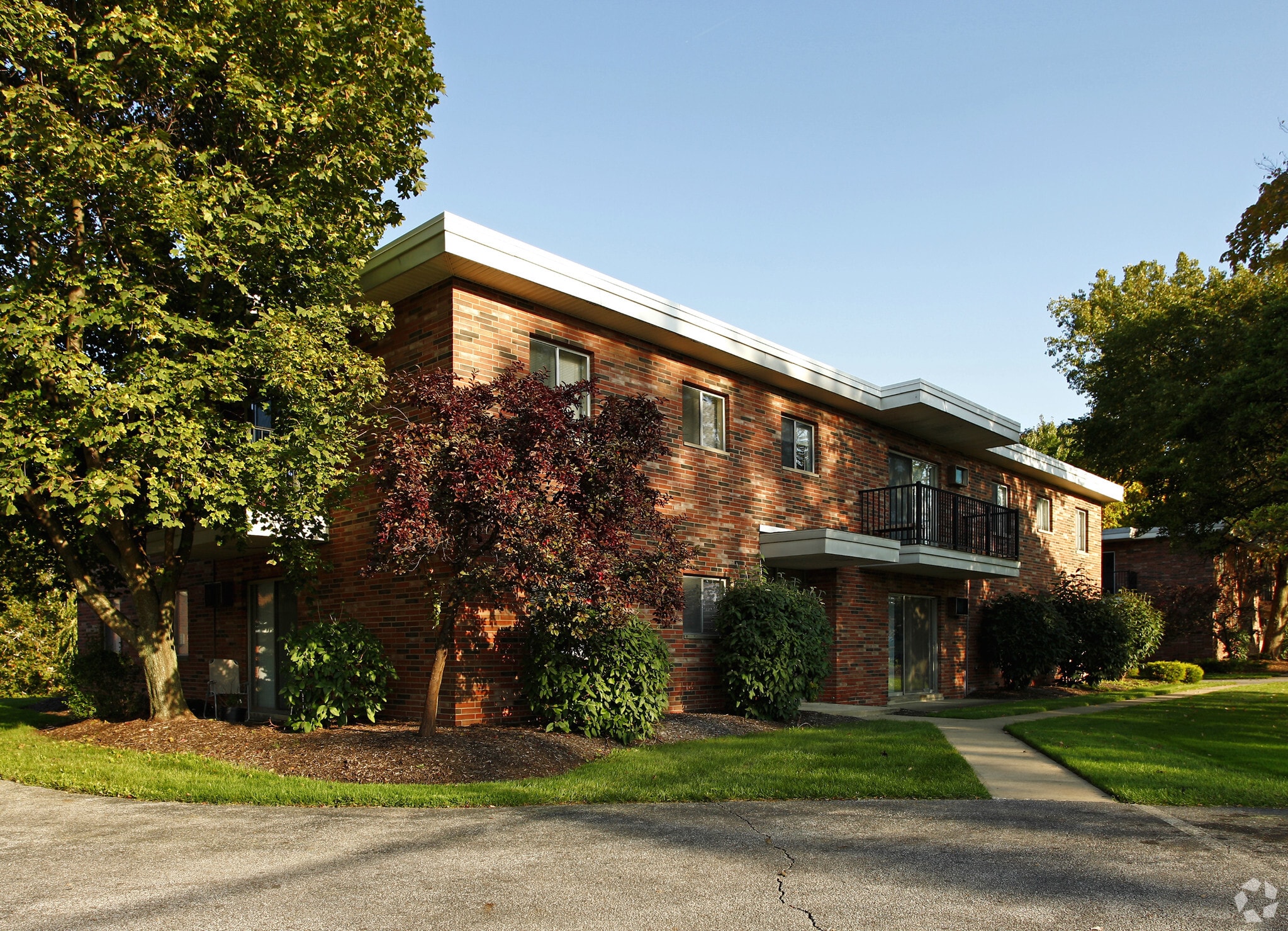 Hilltop Apartments and Townhomes – photo 1 of 8