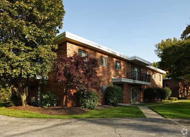 Building Photo - Hilltop Apartments and Townhomes