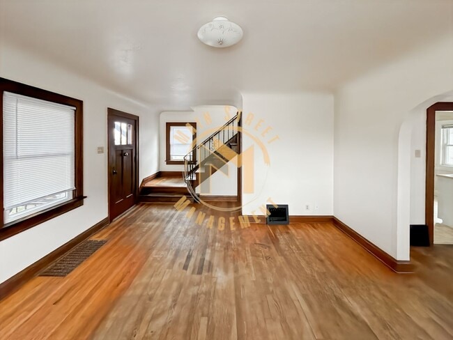 Building Photo - 520 N Henry St
