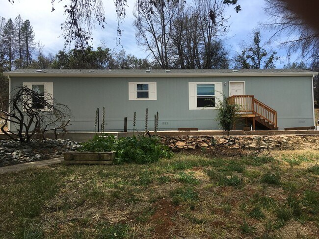 Building Photo - 2 Bedroom Peaceful & Serene Country  Setti...