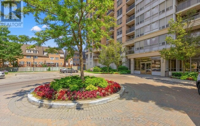 Building Photo - 55-1555 Strathaven Dr