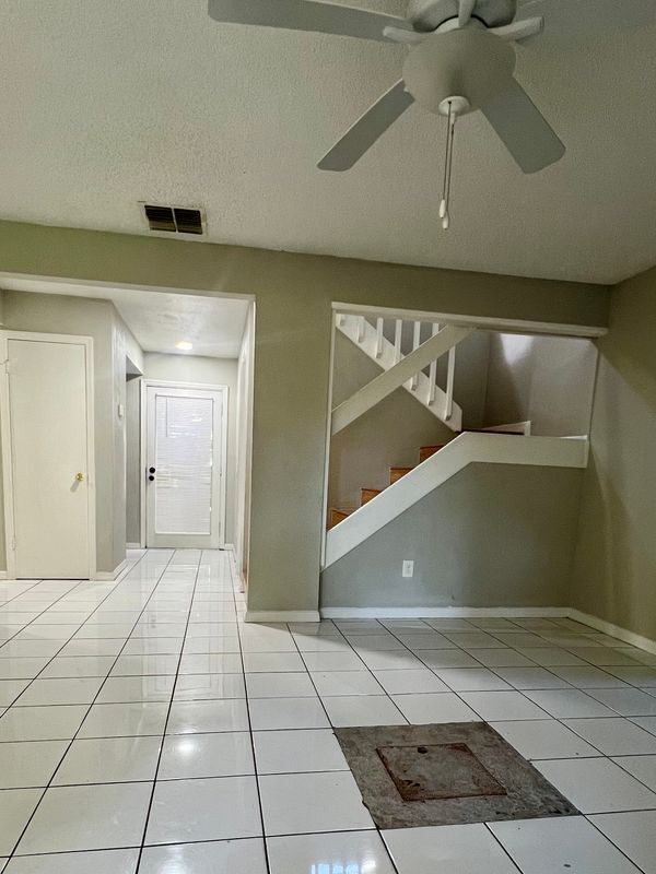 Foto del edificio - 3880 Villa Rose Ln