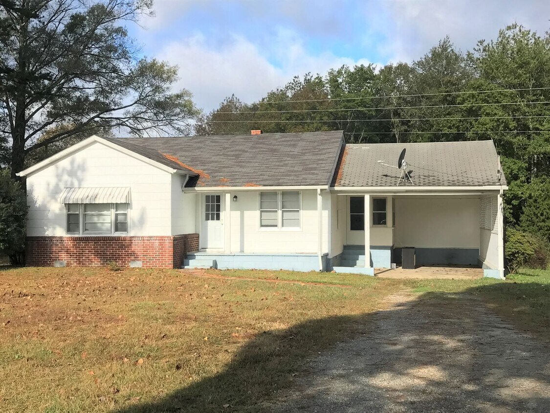 6506 Goodes Ferry Rd, South Hill, VA 23970 House Rental in South Hill