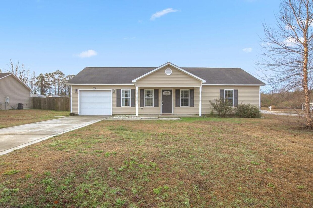 Primary Photo - Richlands Adorable Home!