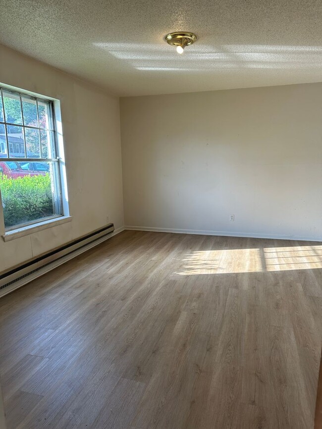 Building Photo - 519 N 31st St