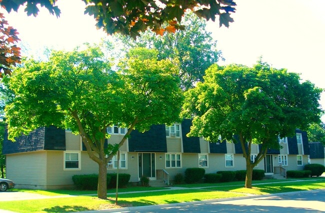 Building Photo - 522 N River Ave