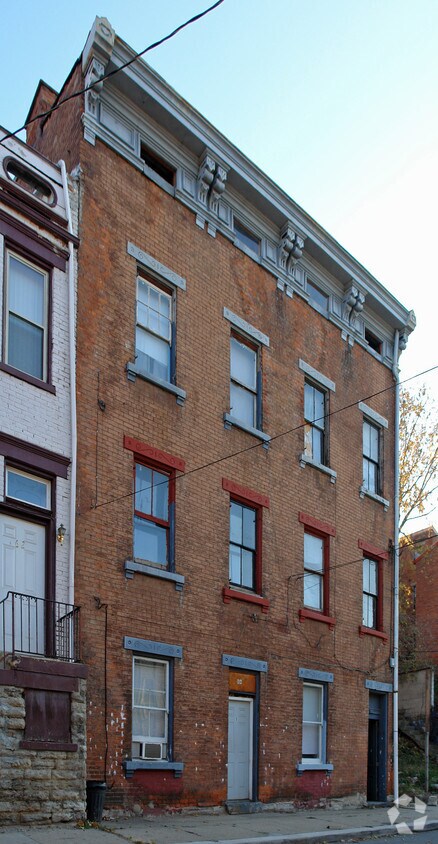 Building Photo - 64 E Clifton Ave