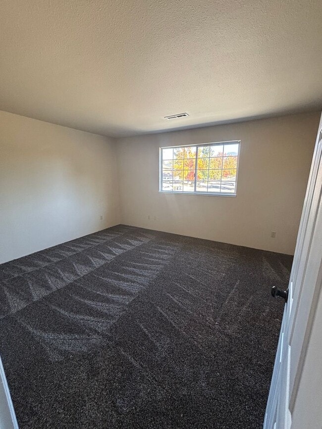 Building Photo - 2038 Campus Dr