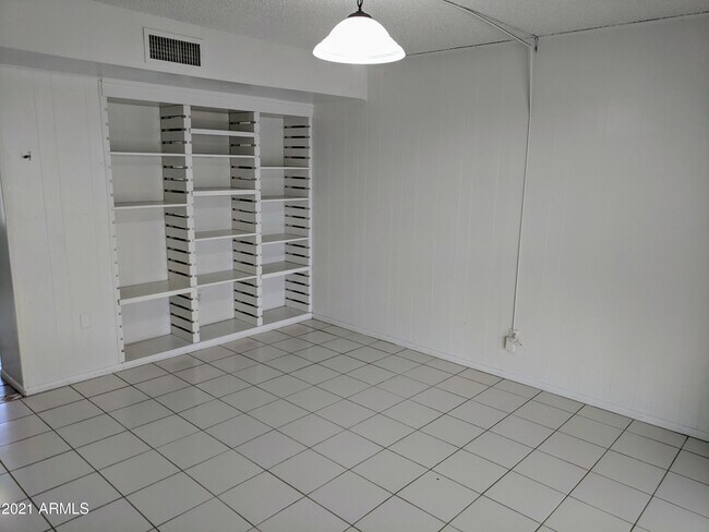 Foto del edificio - 4365 W Ocotillo Rd