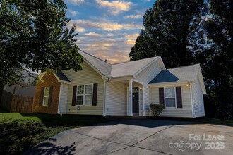 Building Photo - 2513 Hemby Woods Dr