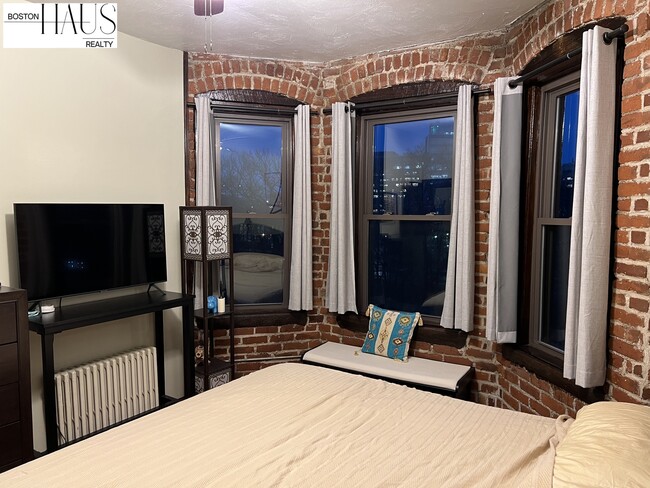 Building Photo - 131 Jersey St