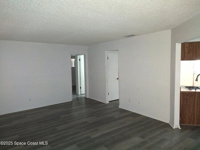 Foto del edificio - 765 John Carroll Ln