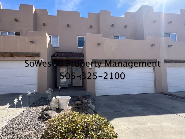 Foto del edificio - Beautiful 3 Bedroom Townhome in Central Farmington