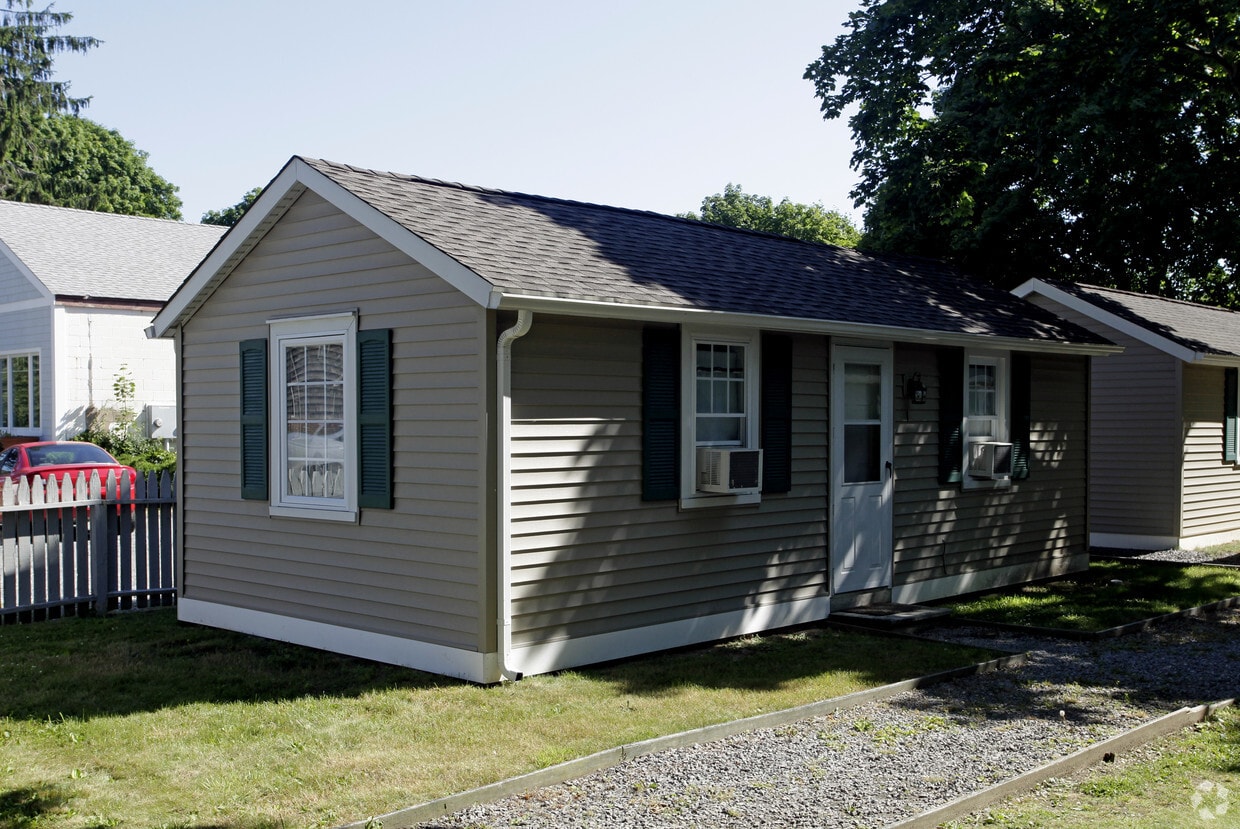 Primary Photo - 1334 N Sea Rd