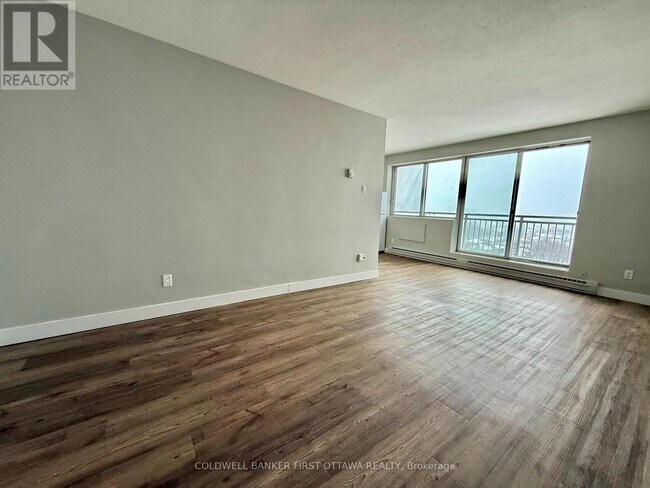 Building Photo - 1435 Morisset Ave