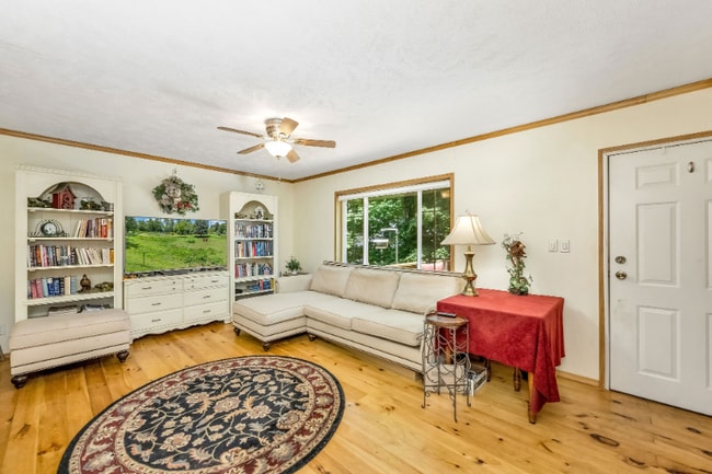 Building Photo - 625 Gunters Hill Rd