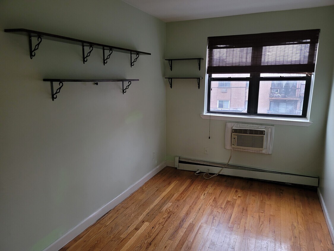 Primary Photo - 223 9th St