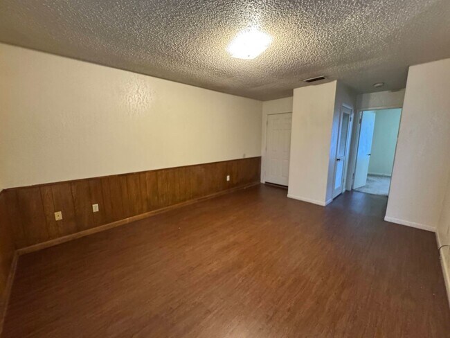 Foto del edificio - 1700 Kirk Ave