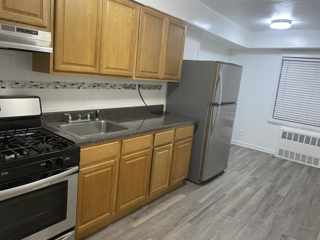 Kitchen - 1457 E 101st St