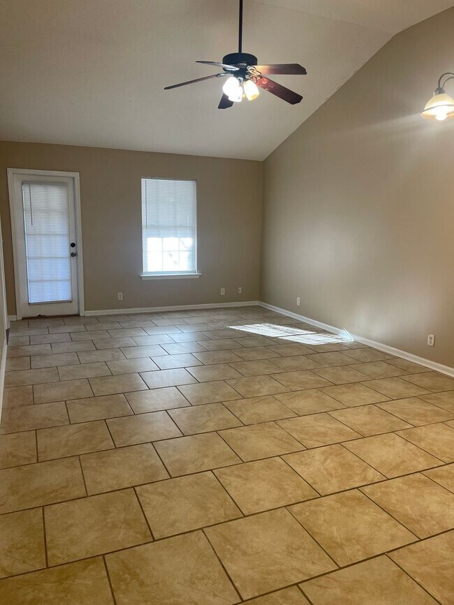 Building Photo - 24 Commons Court - 3/2 Duplex (NO SECTION ...