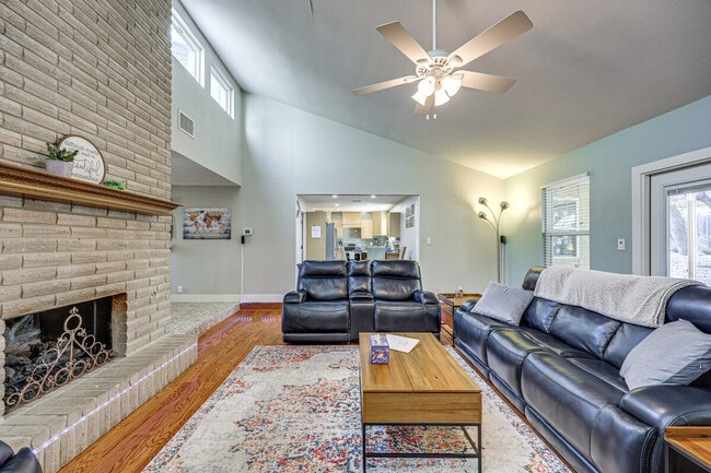 Building Photo - 8411 Brixton-SI ID1386179P