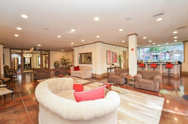 Foto del edificio - 2400 McCue Rd