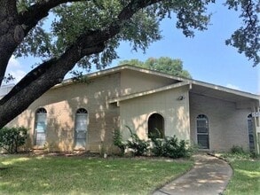 Building Photo - 1503 Camelia Dr