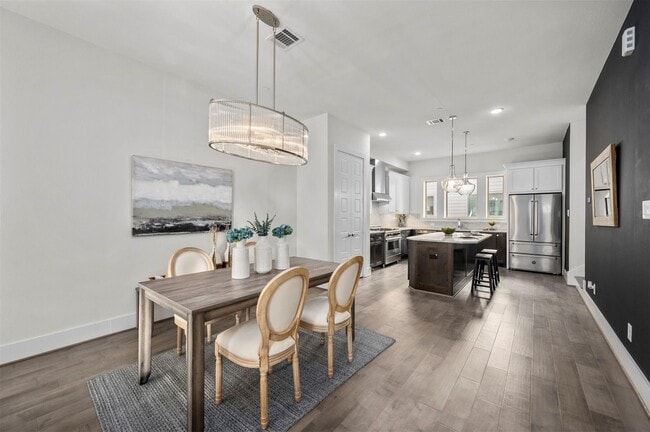 Building Photo - 2651 Fountain Key Blvd