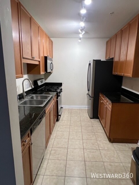 Foto del edificio - 1650 Riverwoods Dr