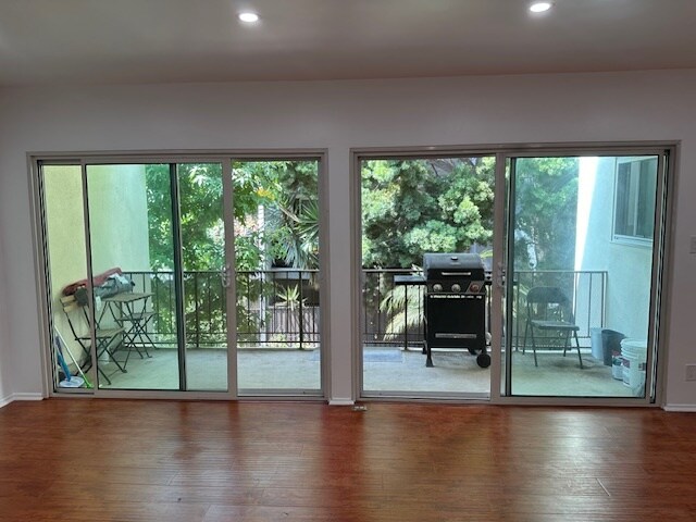 large balcony - 7736 Paseo del Rey