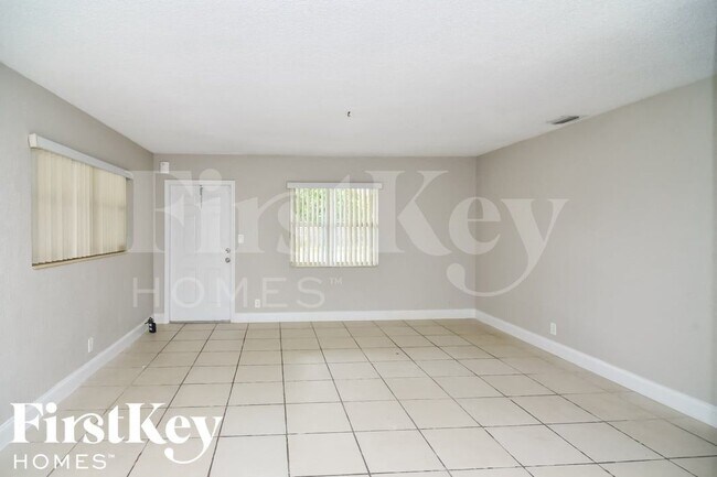 Foto del edificio - 559 W Campus Cir